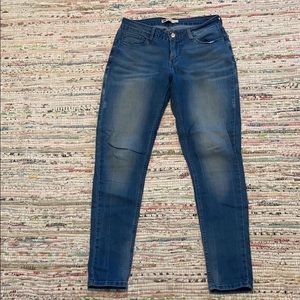Mid-rise skinny jeans